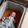by KlipKlap Petite sengerand, lagen og sengetøj til baby i 100 % OEKO-TEX bomuld