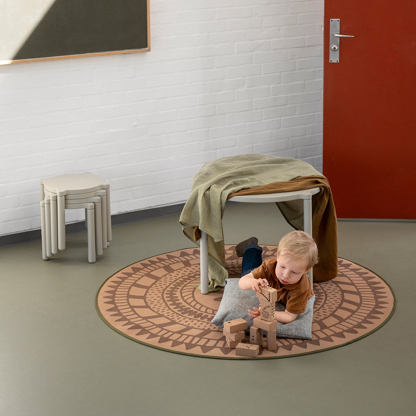 Stacking Table