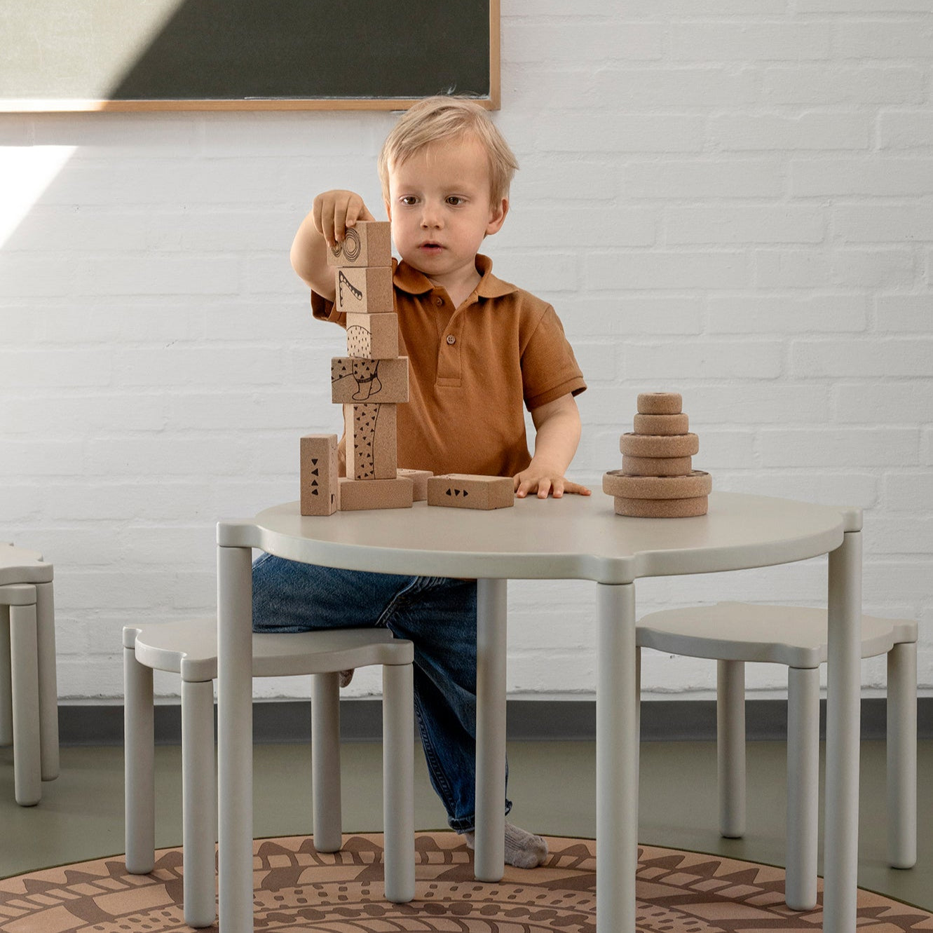 Stacking Table